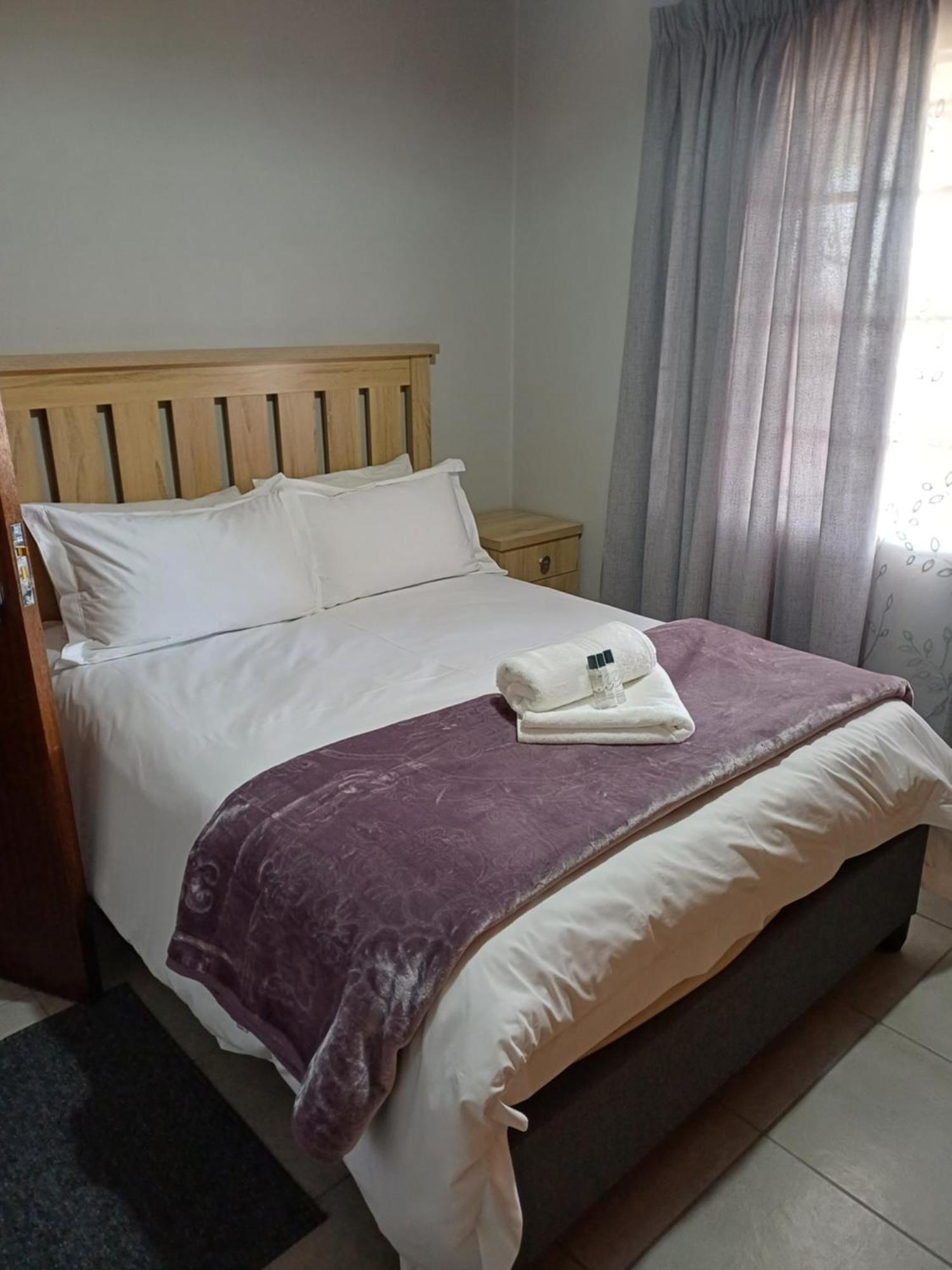 Augrabies De Oude Stoor Guesthouse Esterno foto