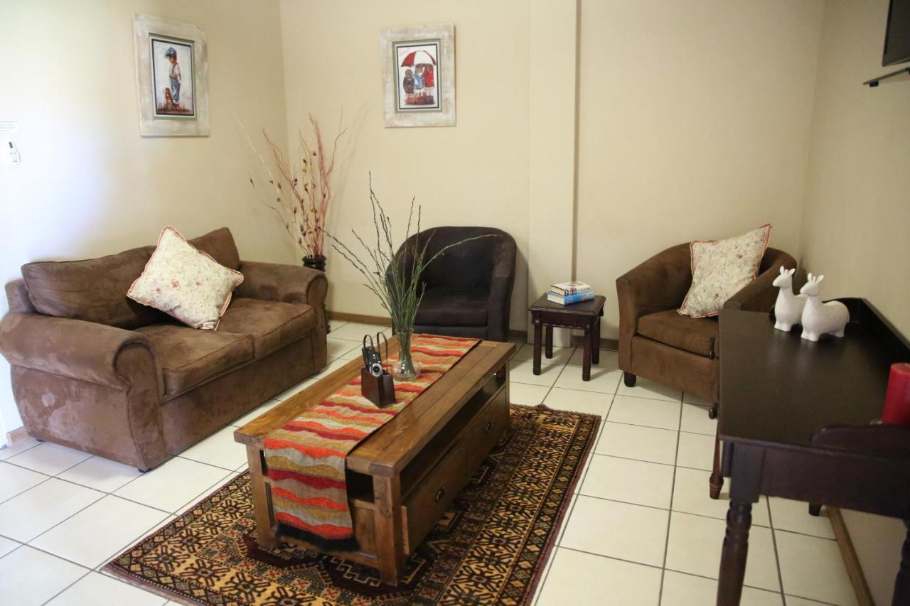 Augrabies De Oude Stoor Guesthouse Esterno foto